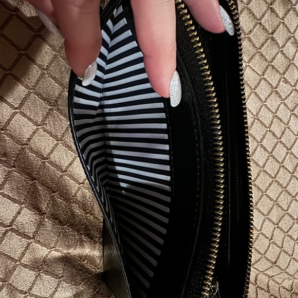 Kate Spade black pebbled leather wallet - Picture 3 of 4